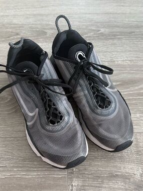 ✨ Nike Air Max 2090 – Women's Size 8 ✨